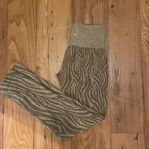 NWOT NVGTN Seamless Leggings